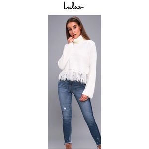 Crop Top Sweater w/ fringe at the bottom